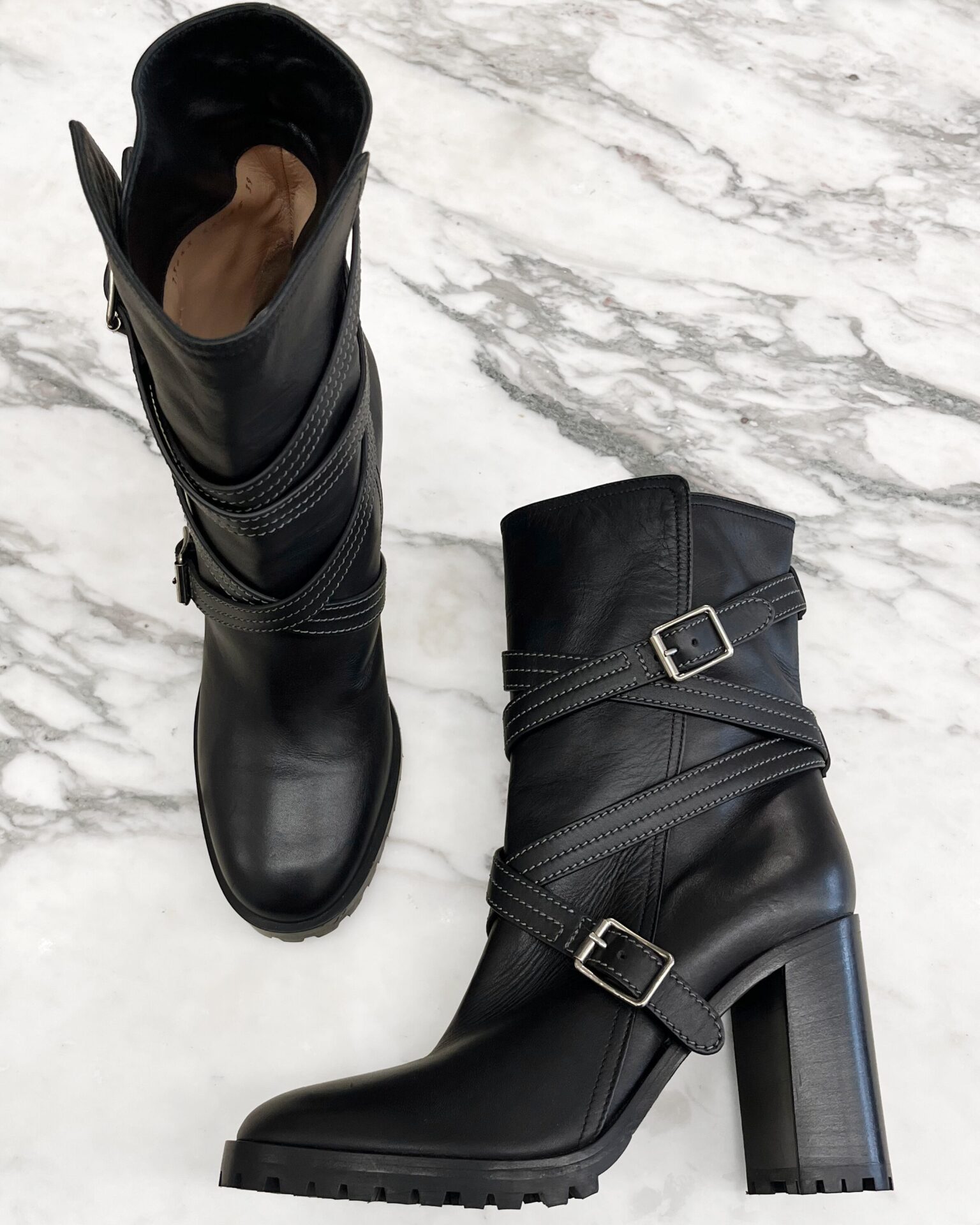 Gianvito Rossi 90 buckled black leather ankle boot