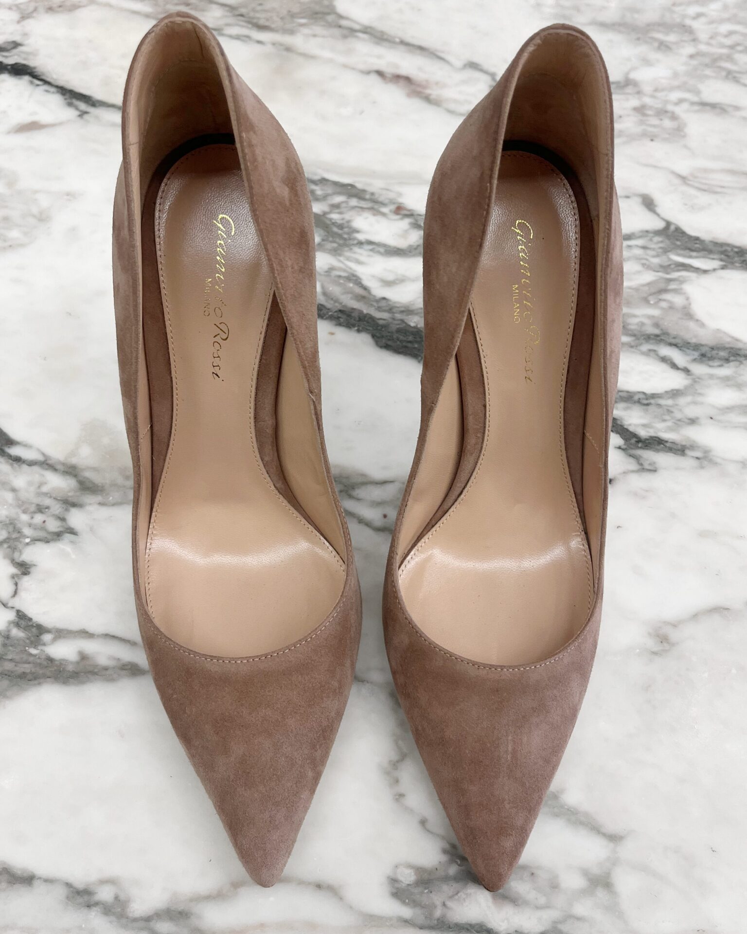 Gianvito Rossi Ellipsis blush suede pumps