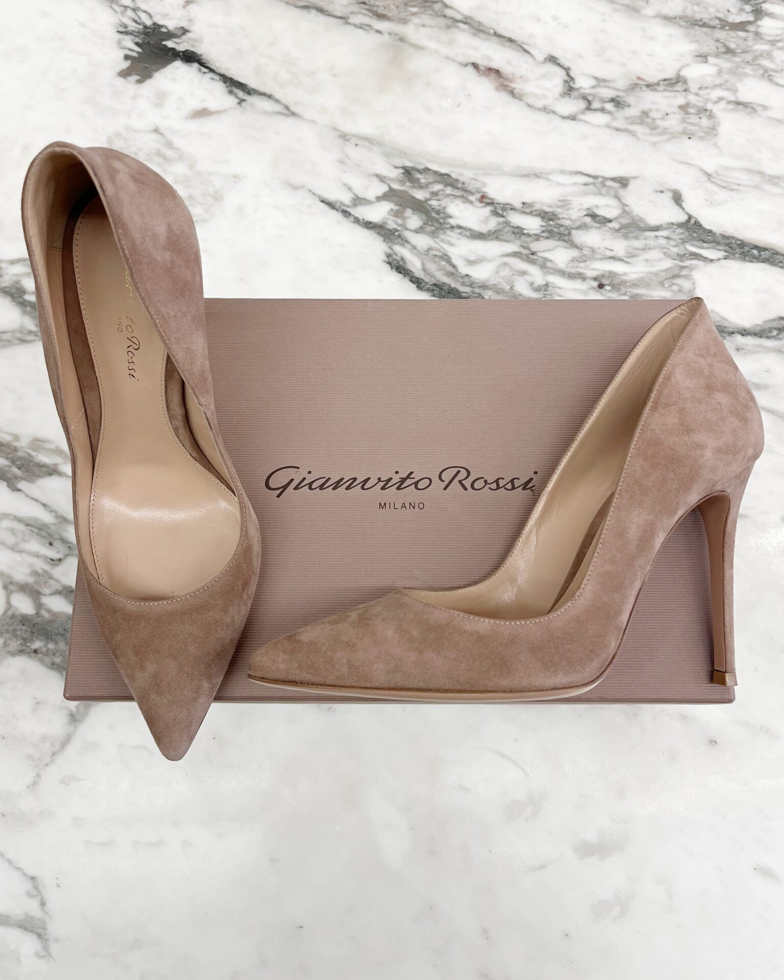 Gianvito Rossi Ellipsis blush suede pumps