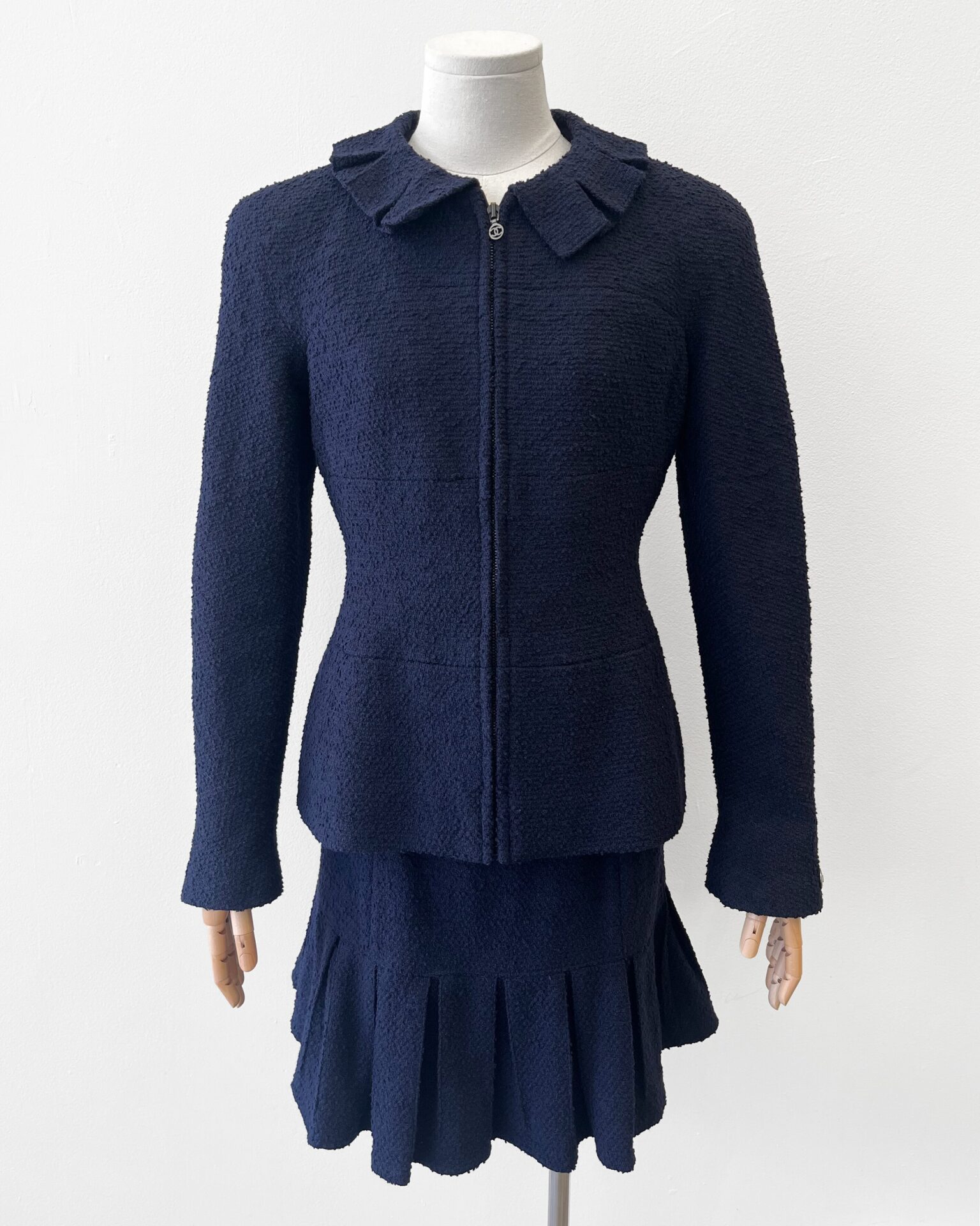 Chanel 1997 navy boucle skirt suit