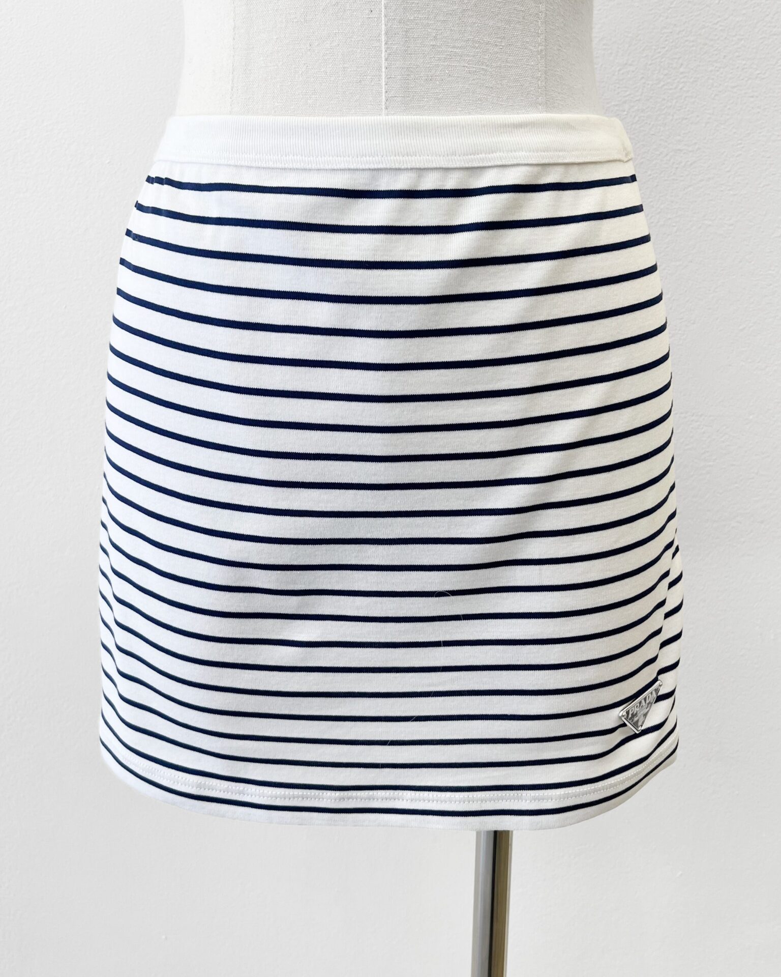 Prada cotton white mini skirt with navy stripes