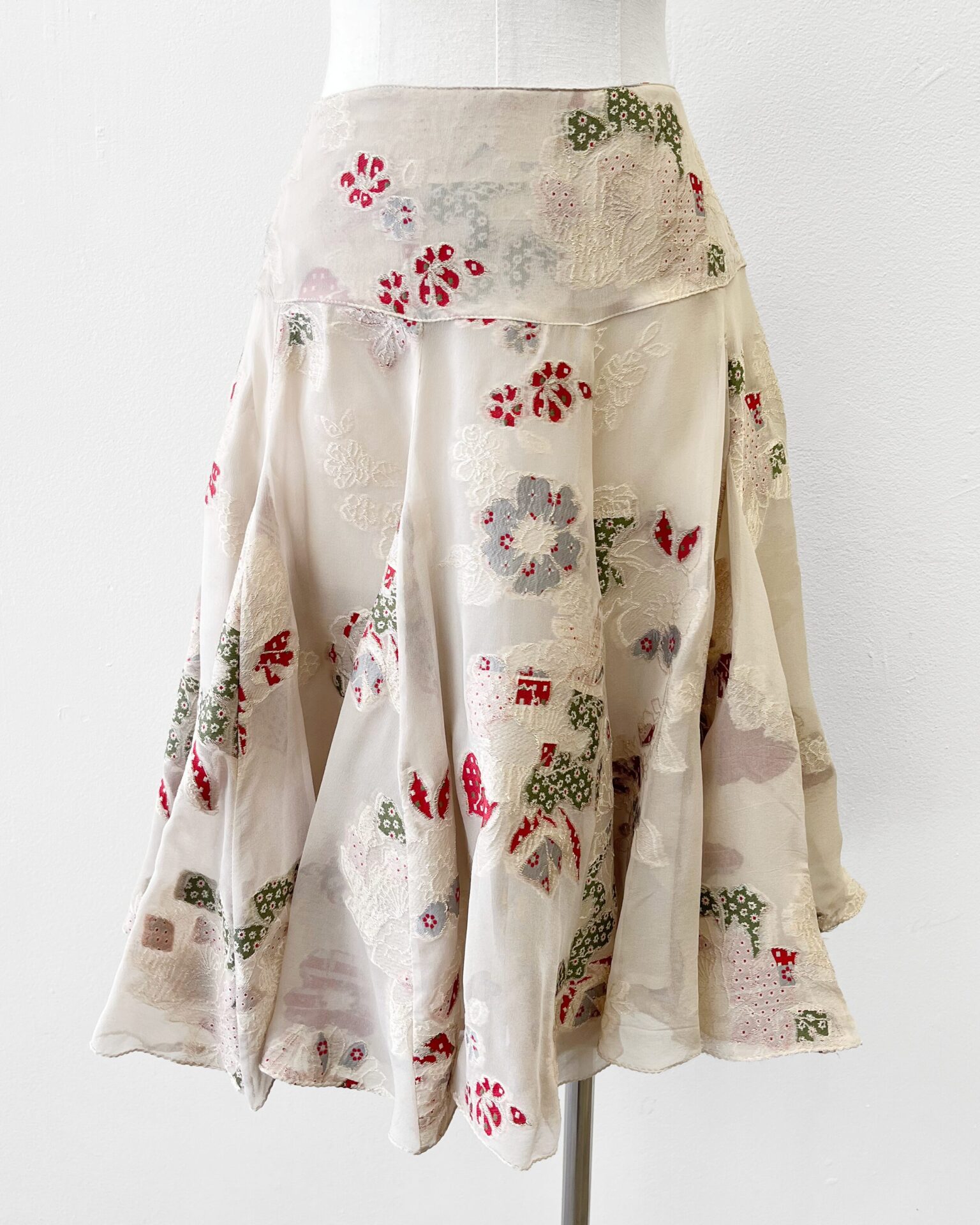 Etro light taupe chiffon skirt with red & green floral weave
