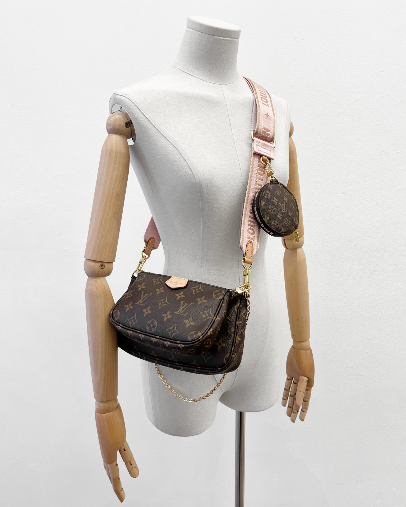 Louis Vuitton 2020 Multi Pochette Accessoires with pink shoulder strap