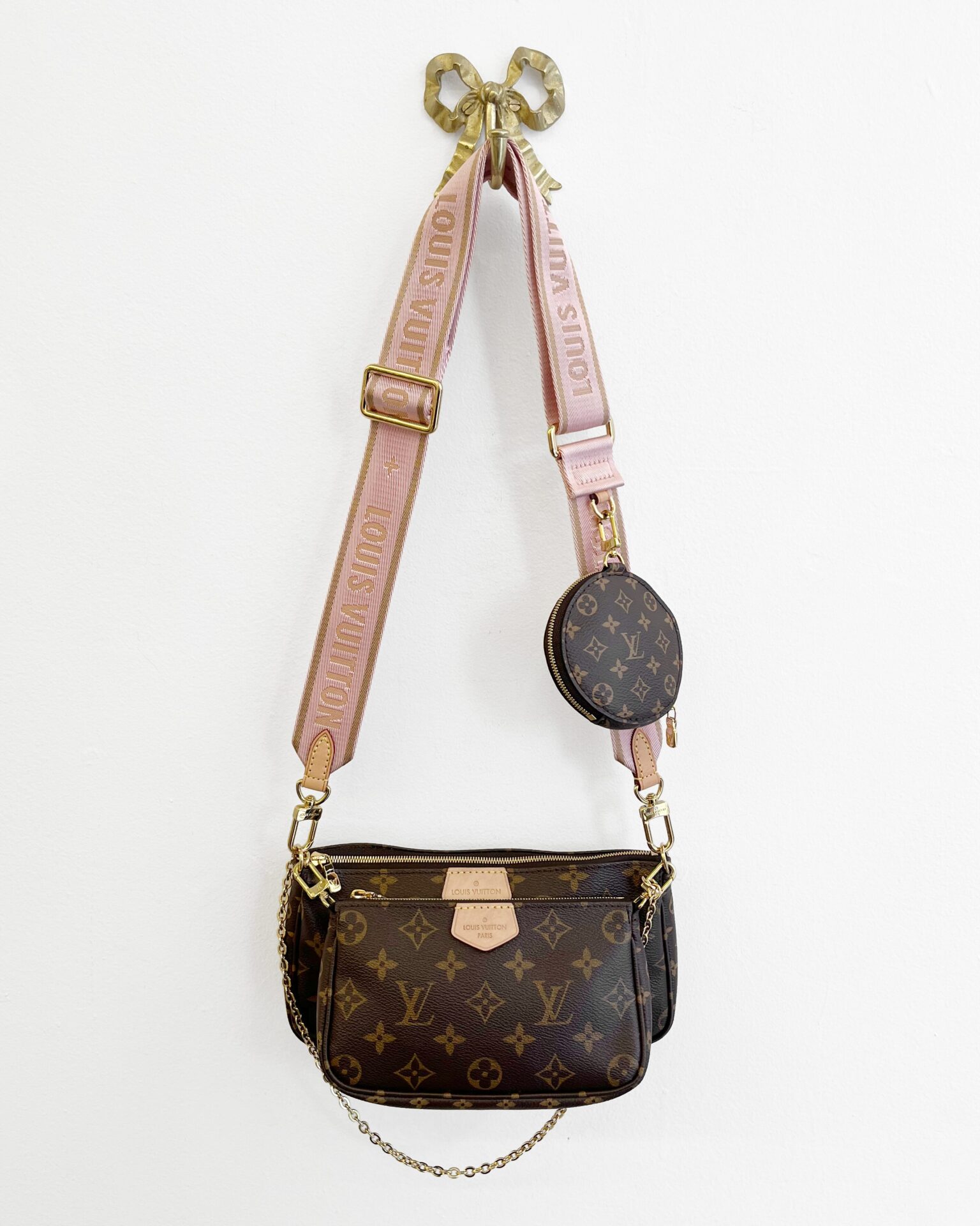 Louis Vuitton 2020 Multi Pochette Accessoires with pink shoulder strap