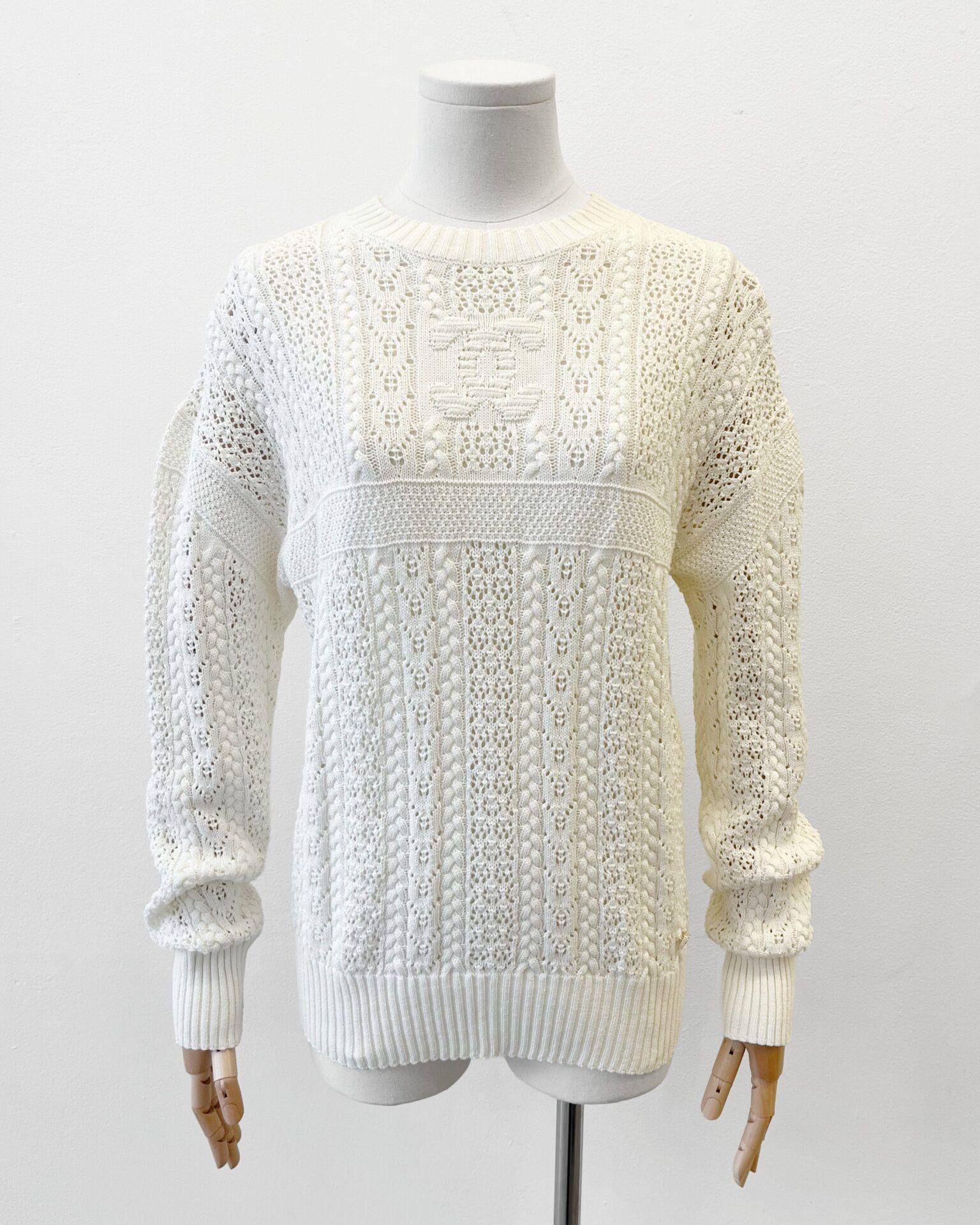 Chanel ivory cotton knit long sleeve sweater