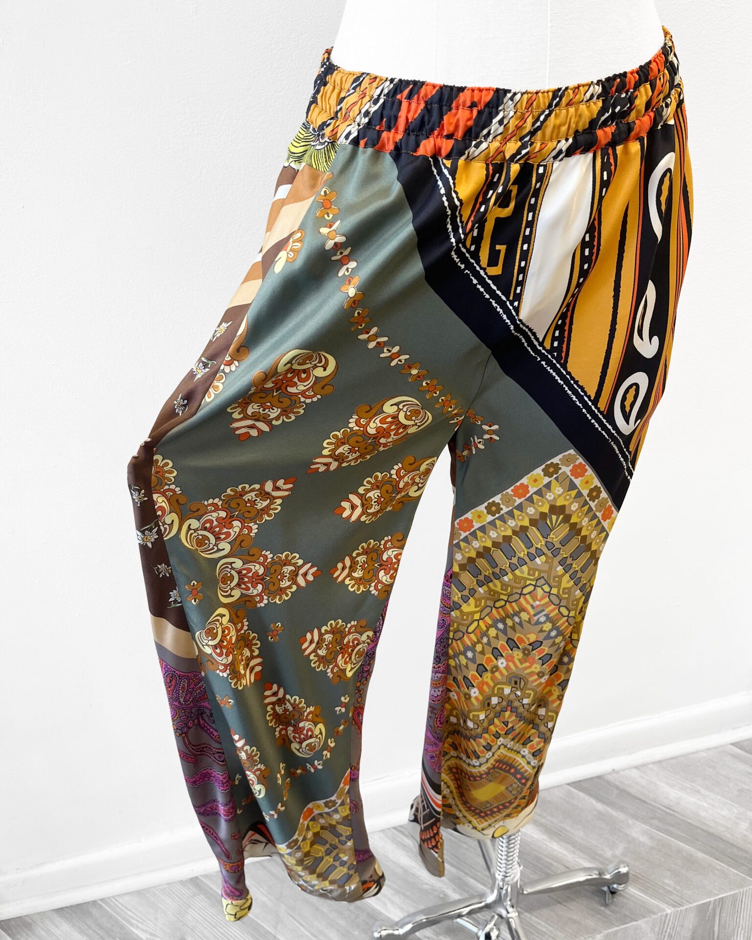 Chloe multicolour print silk pants with pockets