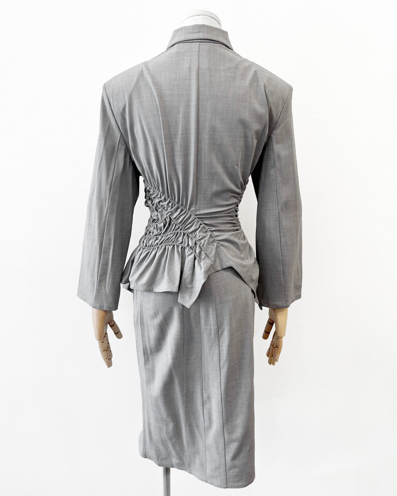 Dior 2000’s light grey 2 piece skirt suit with shirring