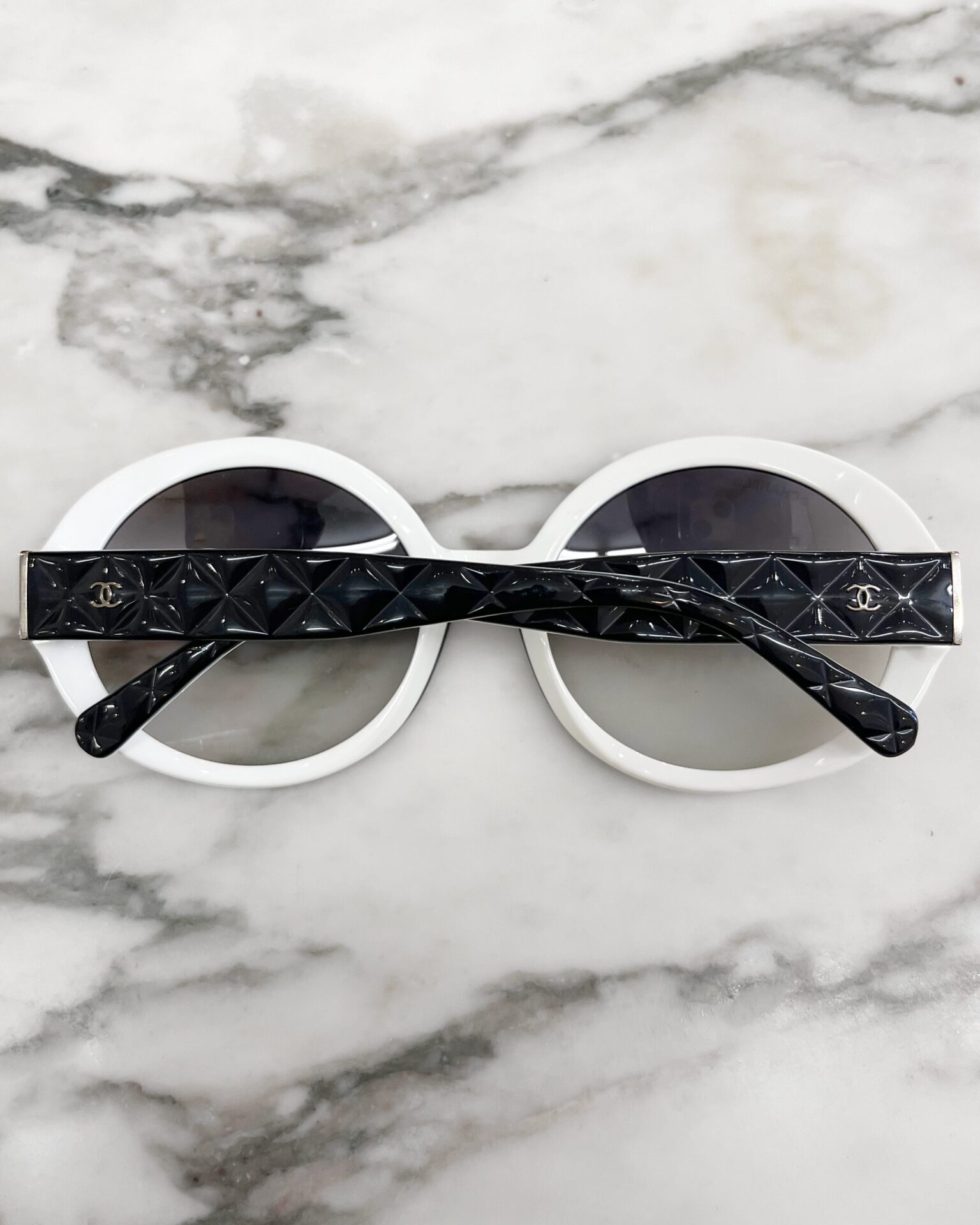 Chanel 5120 black & white circular sunglasses