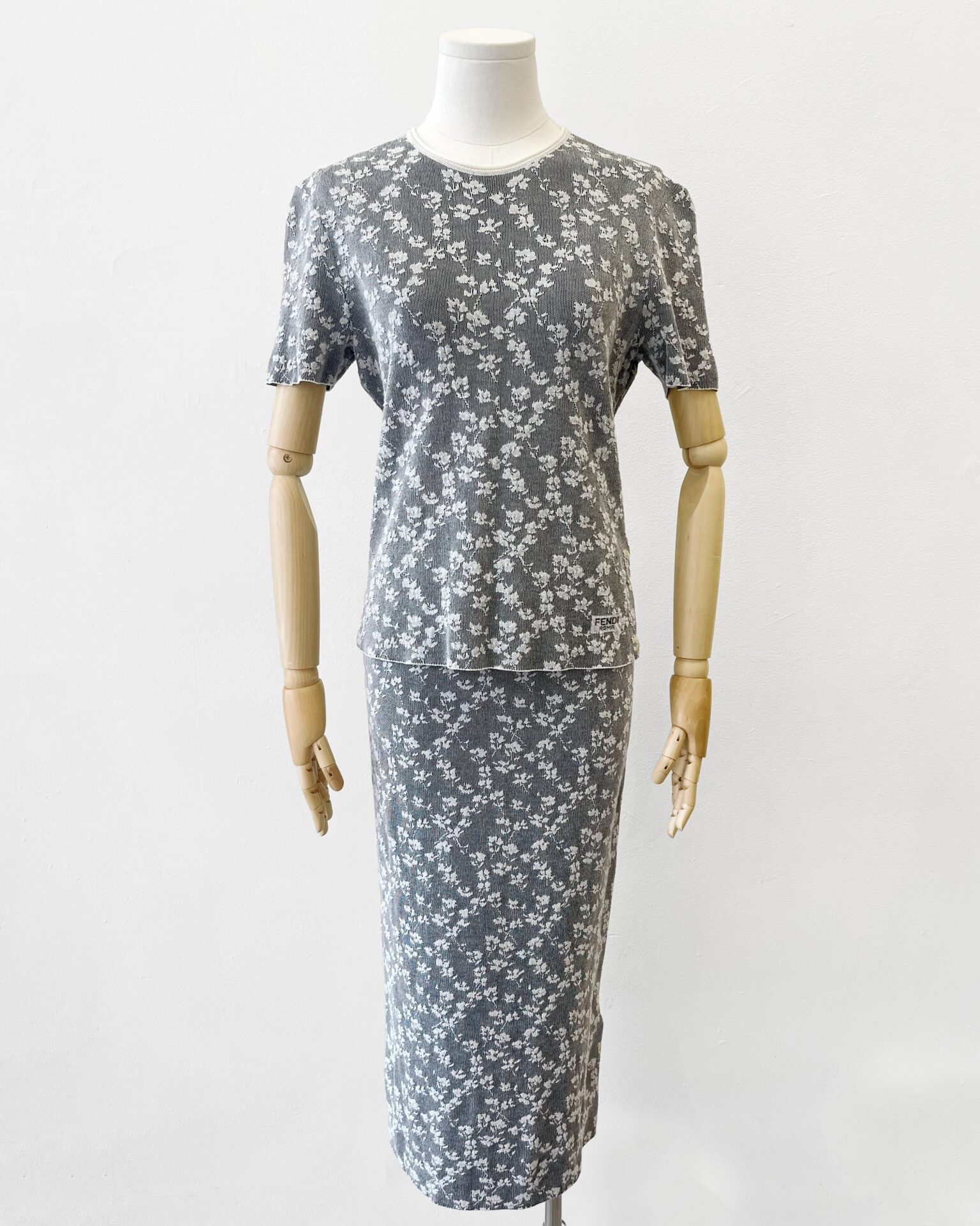Fendi black & cream floral jacquard ¾ length skirt
