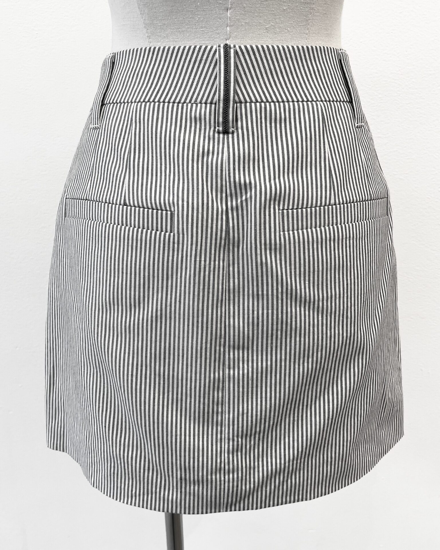 Brunello Cucinelli grey & white pinstripe cotton/linen skirt