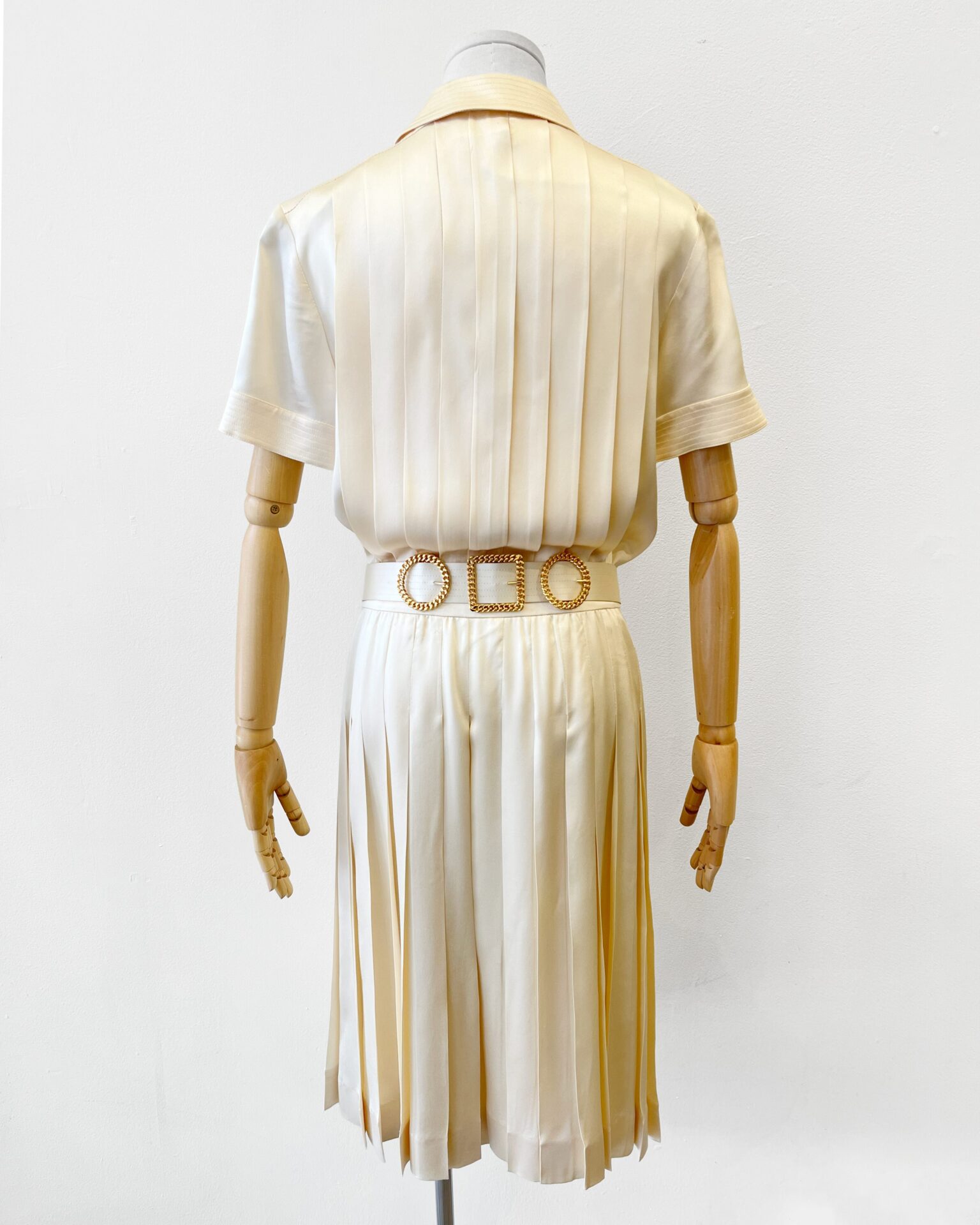 Chanel 1988 runway cream silk pleated dress with belt
