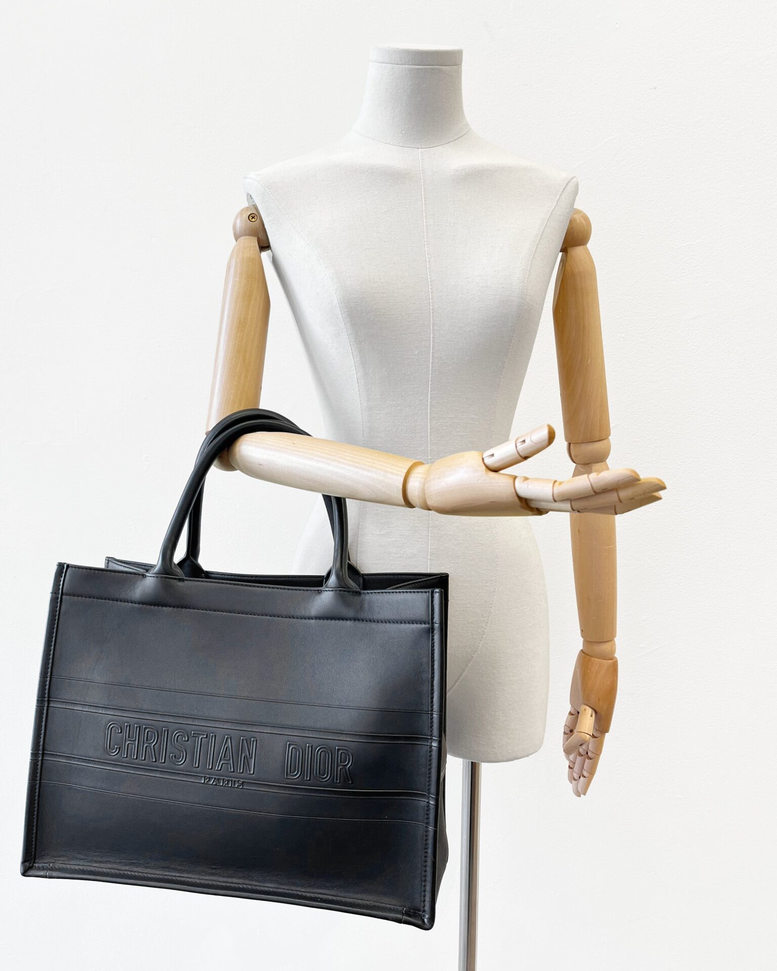 Dior 2019 Medium Book Tote in black leather