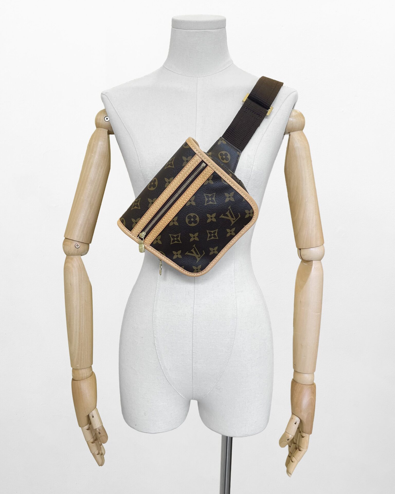 Louis Vuitton 2006 Bosphore Monogram canvas belt bag