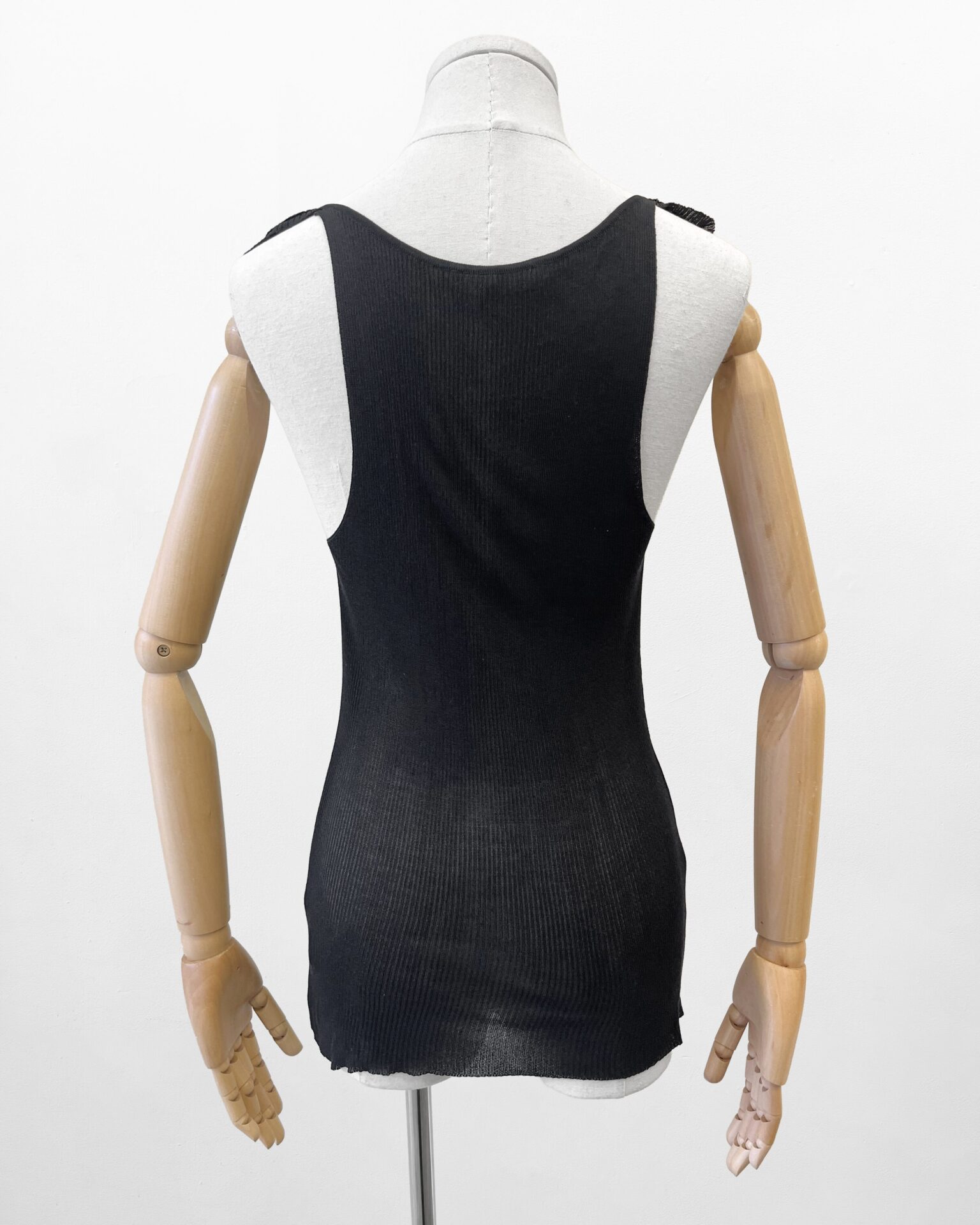 Gucci inky black silk knit tank top with keyhole bust