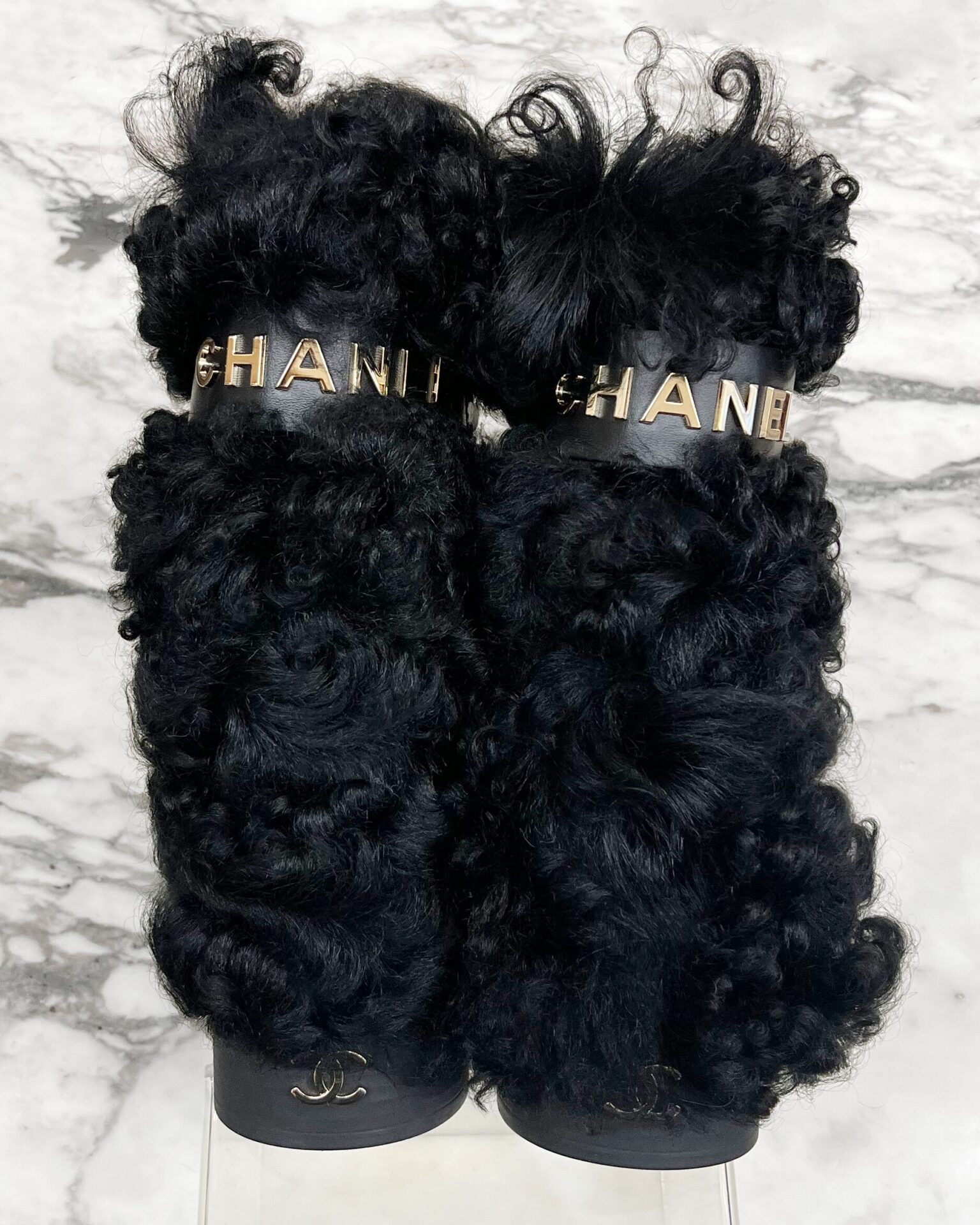 Chanel 2021 black curly shearling snow boots with logo