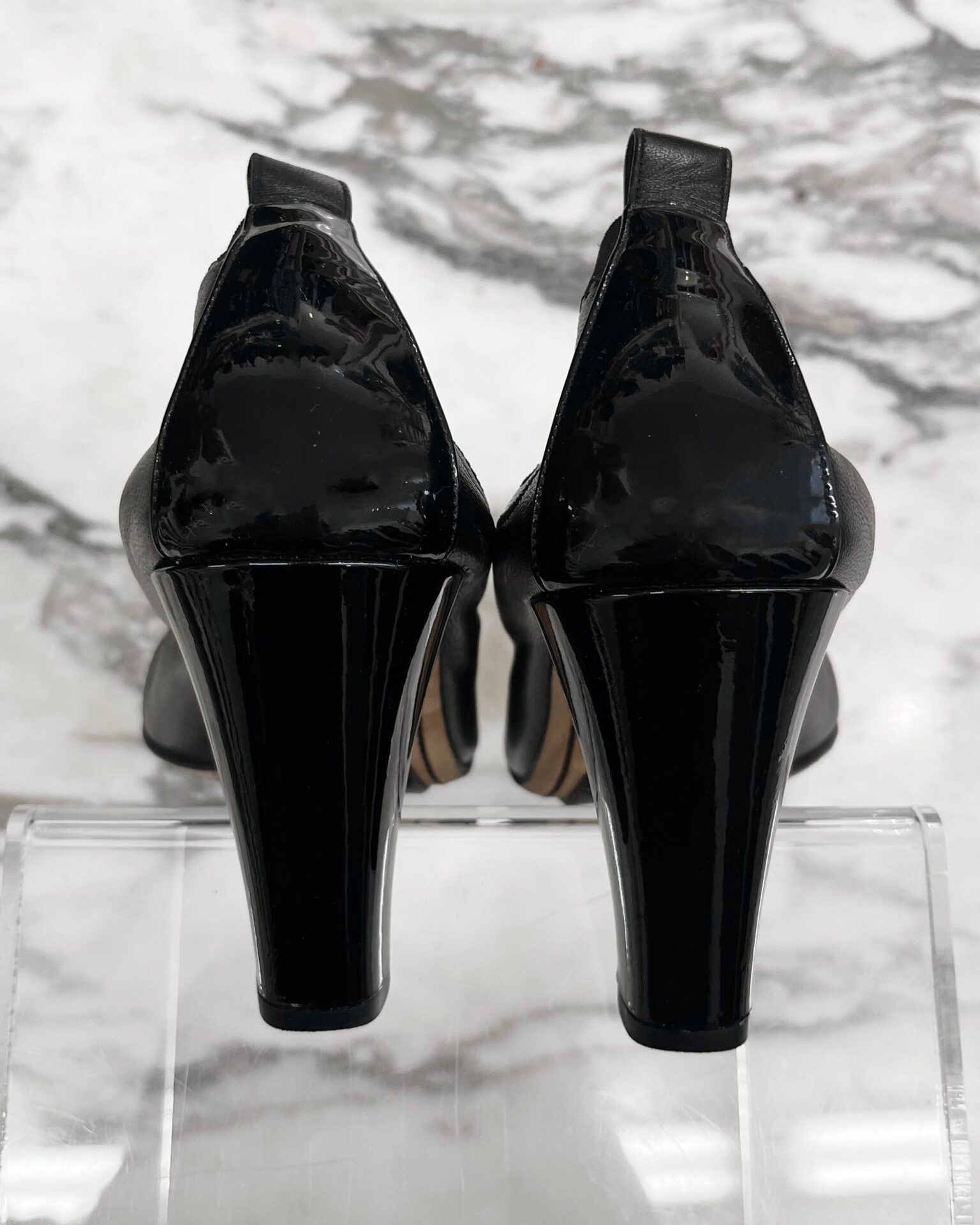 Chanel black leather scrunch ballet pumps